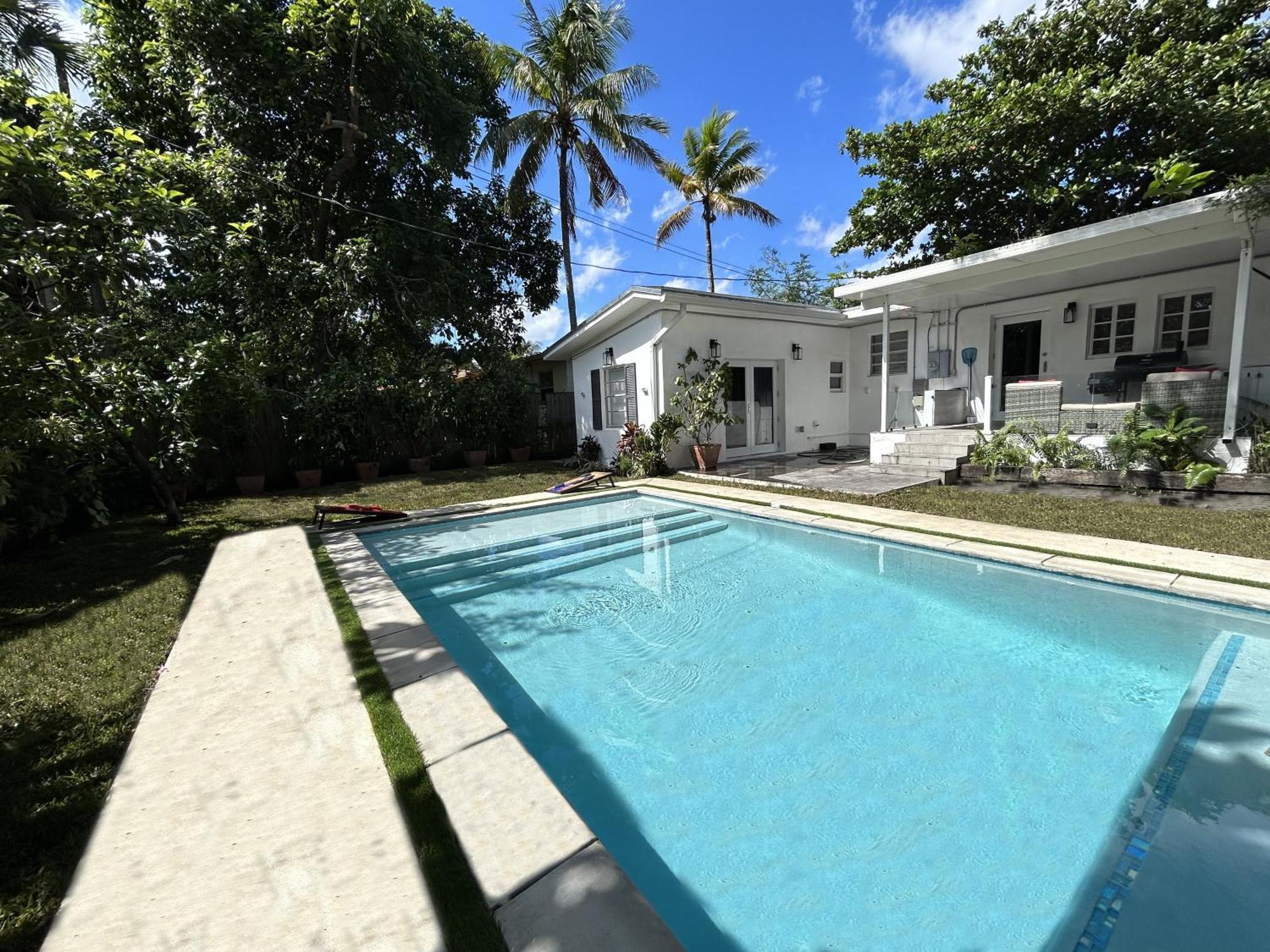 Villa With Pool Design District Miami Exterior photo