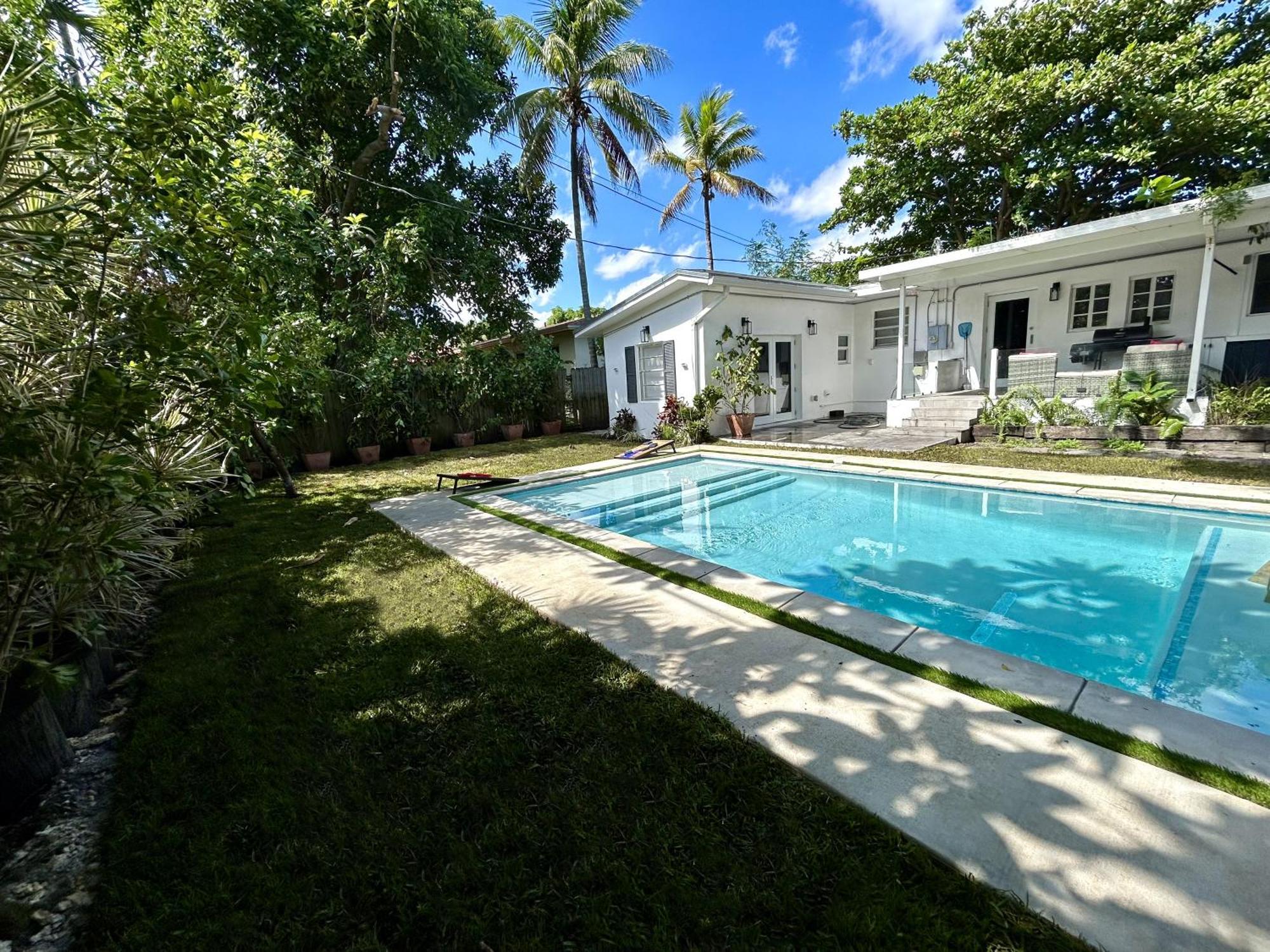 Villa With Pool Design District Miami Exterior photo